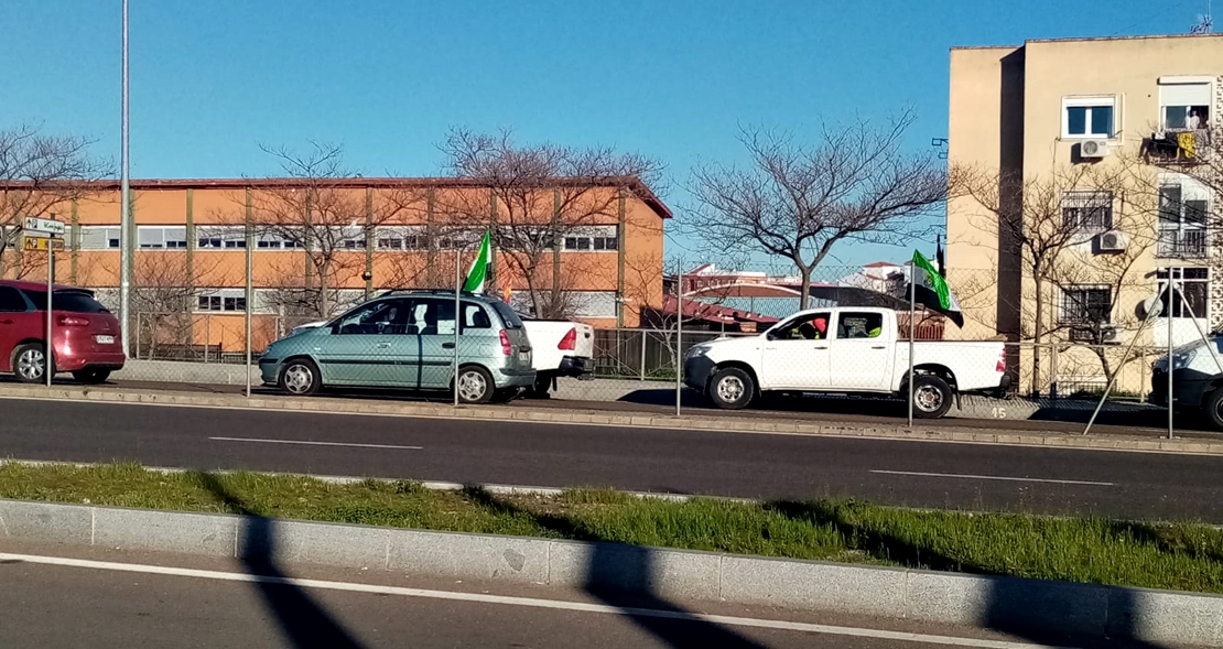 Gran cantidad de tractores comienzan a llegar a Badajoz capital