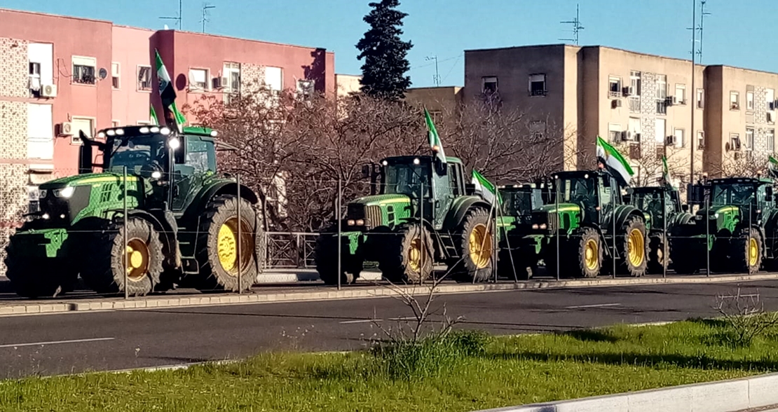 Gran cantidad de tractores comienzan a llegar a Badajoz capital