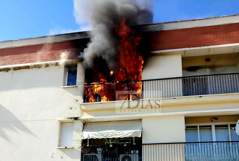 Grave incendio de vivienda en Villanueva  de la Serena (Badajoz)