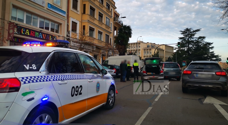 Colisión en la Avenida Ronda del Pilar (Badajoz)