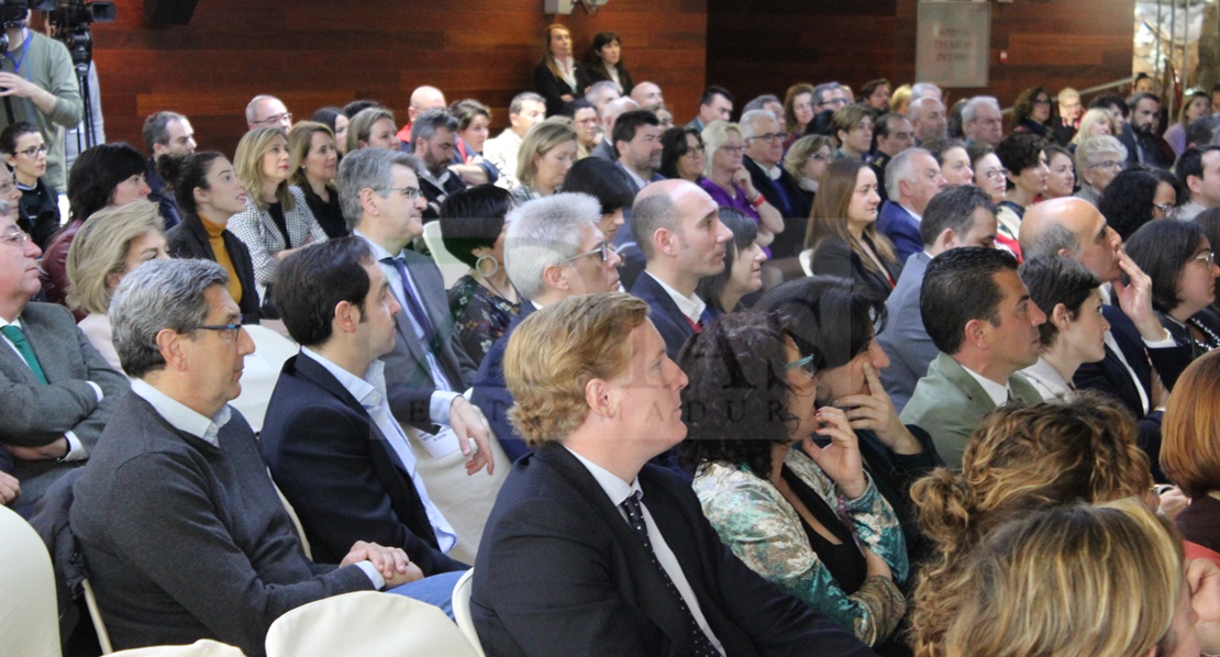 La Asamblea reivindica una mayor igualdad entre mujeres y hombres