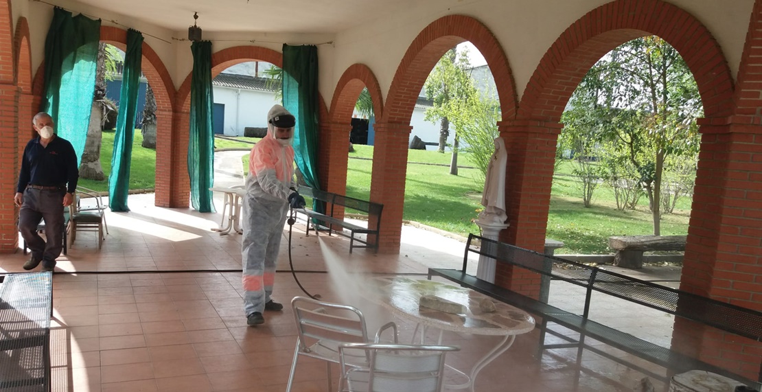 Desinfectan todas las residencias de ancianos de Mérida