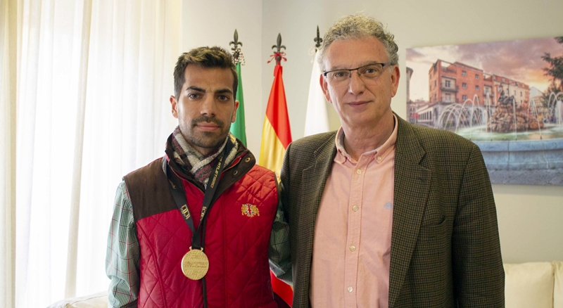 El Ayuntamiento de Don Benito recibe a su campeón, Iván Pajuelo
