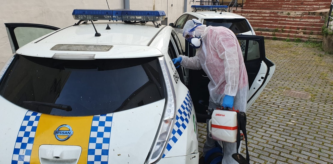 Una vez a la semana la Policía Local de Mérida desinfectará sus coches