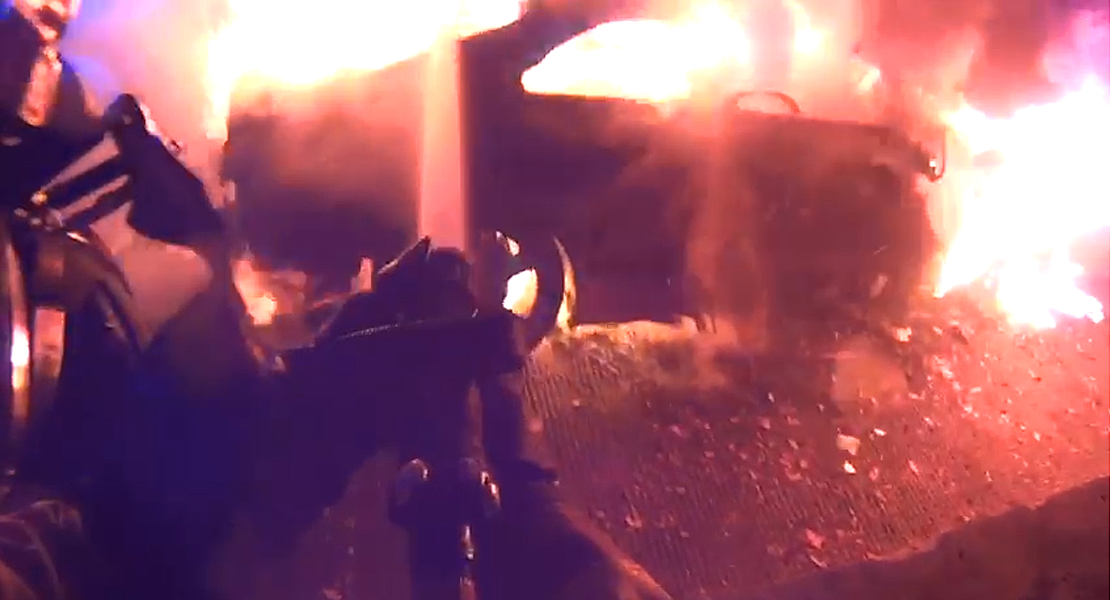 VÍDEO - Vive &#39;desde los ojos&#39; de un Bombero la extinción de un incendio