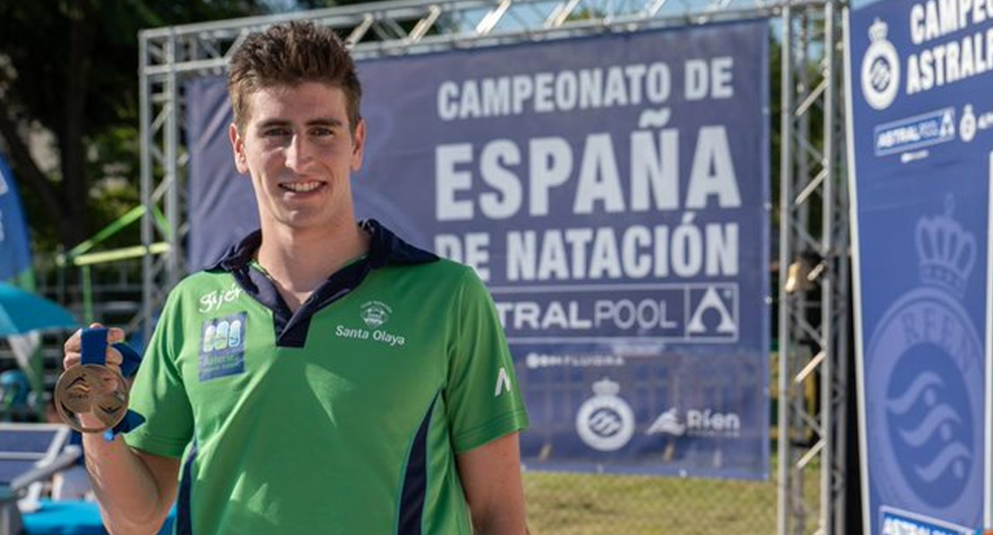 El nadador extremeño César Castro bate el récord de España de 200 libre