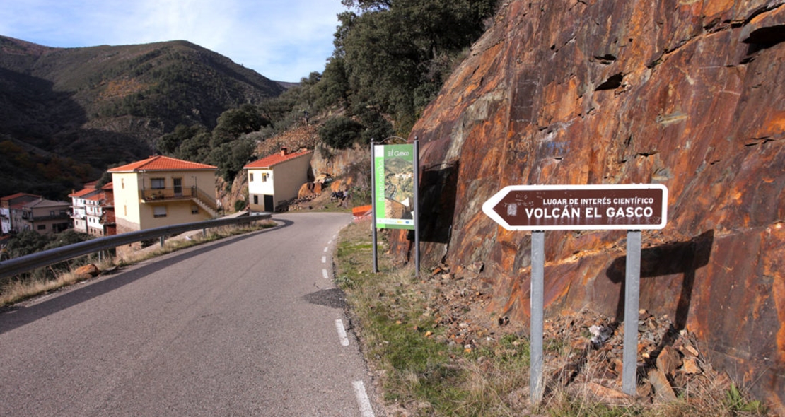 Una mujer herida en la ruta del volcán El Gasco (Las Hurdes)