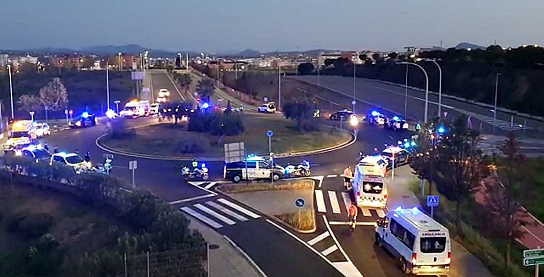 Homenaje mutuo entre Policías, Sanitarios, Guardias Civiles, Bomberos y Militares