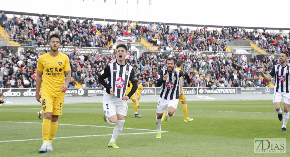 Imágenes del CD. Badajoz 2 - 1 UCAM Murcia