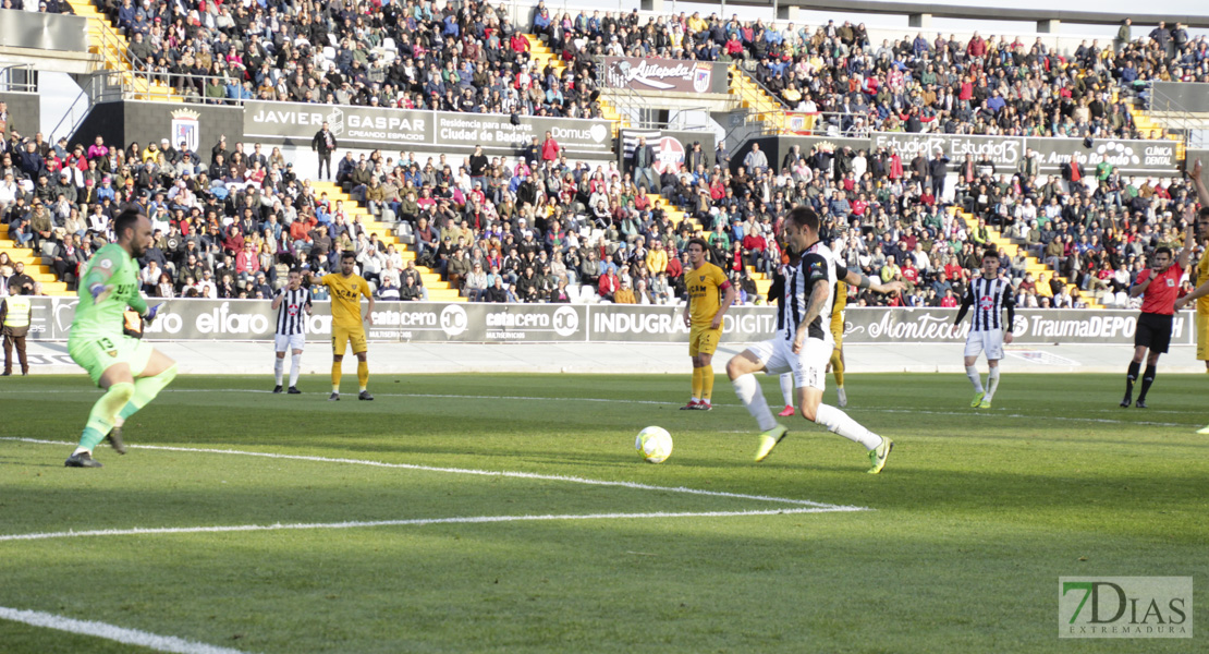 Imágenes del CD. Badajoz 2 - 1 UCAM Murcia