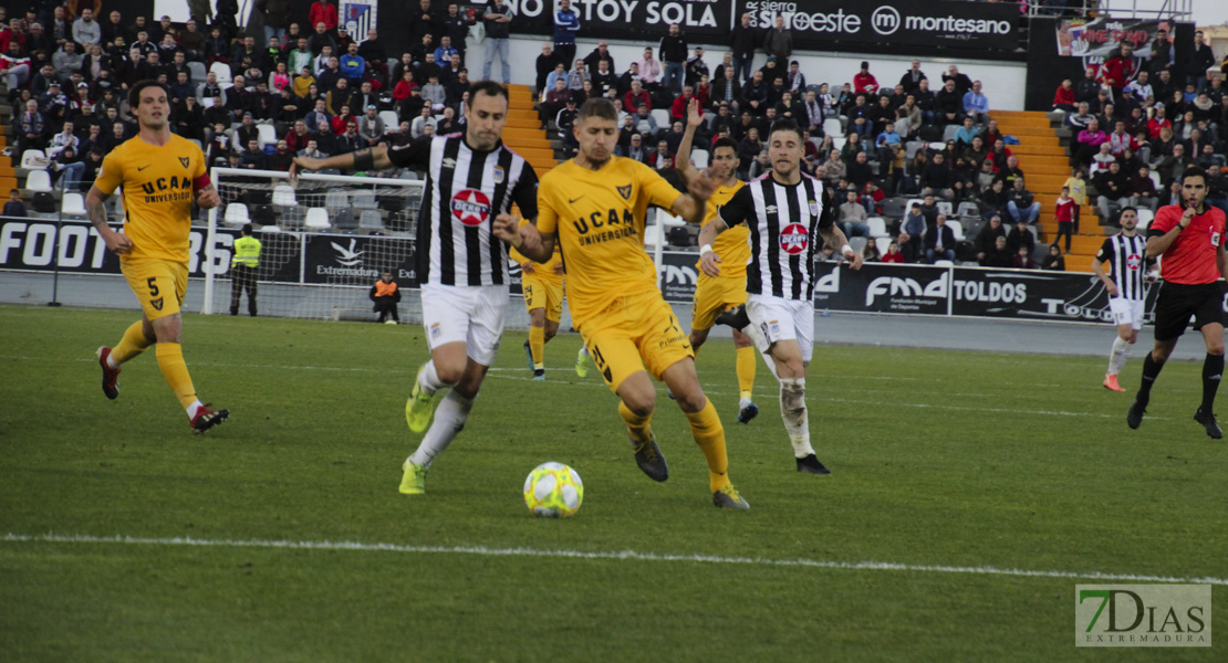 Imágenes del CD. Badajoz 2 - 1 UCAM Murcia