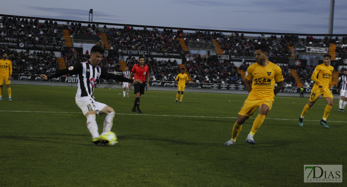 Imágenes del CD. Badajoz 2 - 1 UCAM Murcia