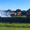 Imágenes del incendio en una nave de alpacas de Burguillos del Cerro (BA)