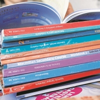 La ley extremeña sobre libros de texto gratis será debatida por 30 colectivos
