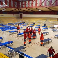 Así es el Polideportivo donde Badajoz aloja a personas sin hogar
