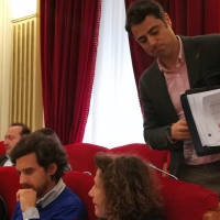 Alejandro Vélez (Vox) abandona la sesión plenaria en Badajoz