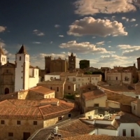 “¿Qué puedo hacer por ti?” El formulario que llega a los buzones de Cáceres