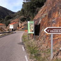 Una mujer herida en la ruta del volcán El Gasco (Las Hurdes)