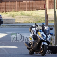 La Policía Local atiende una mujer que yacía en el suelo en Puerta Trinidad (Badajoz)