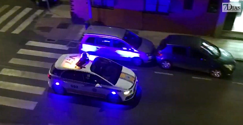 VÍDEO - La Policía agradece los aplausos de los ciudadanos desde sus balcones