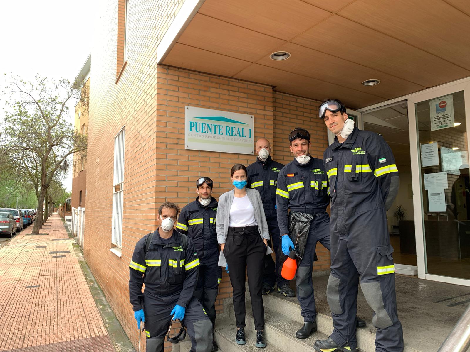 Los bomberos del Consorcio Provincial siguen desinfectando residencias y centros de mayores