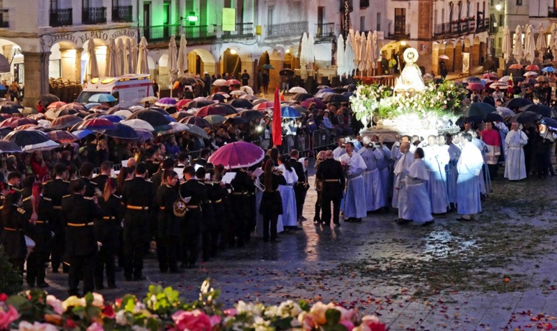 La Bajada de la Virgen de la Montaña fue vista desde diferentes partes del mundo