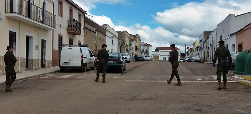 Controles del Ejército y la Guardia Civil en los pasos fronterizos