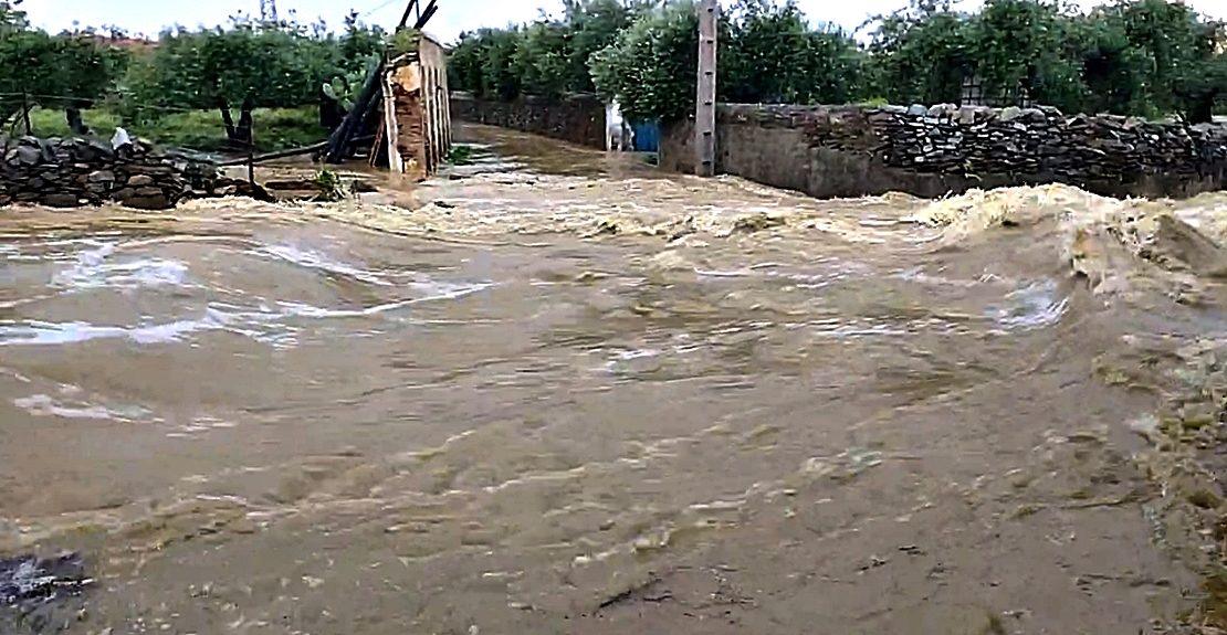 Las tormentas provocaron ayer algunas inundaciones en la región