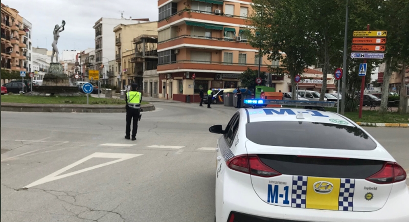 Denunciado por permitir consumir bebidas en el patio interior de su establecimiento