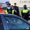 REPOR - Reparto de mascarillas a trabajadores en Badajoz
