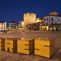 Cáceres - Quejas por el volumen de la música en fiestas vecinales