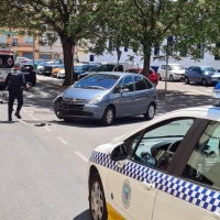 Colisión entre un turismo y una motocicleta en Badajoz