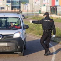 REPOR - Reparto de mascarillas a trabajadores en Badajoz