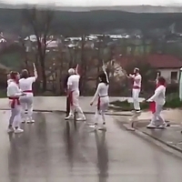 Denunciadas varias personas por simular un encierro de San Fermín