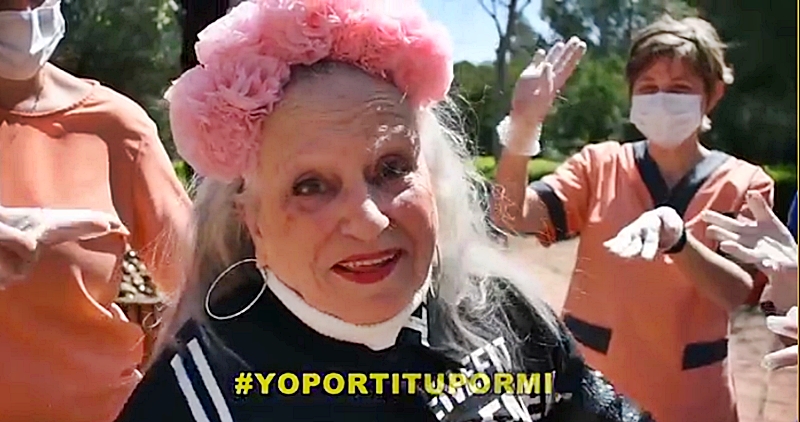 La Rosalía de 90 años que sorprende a todos cantando contra el coronavirus