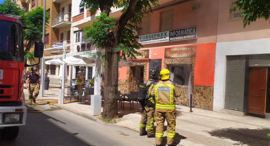 Incendio en el interior de un establecimiento en San Fernando (Badajoz)