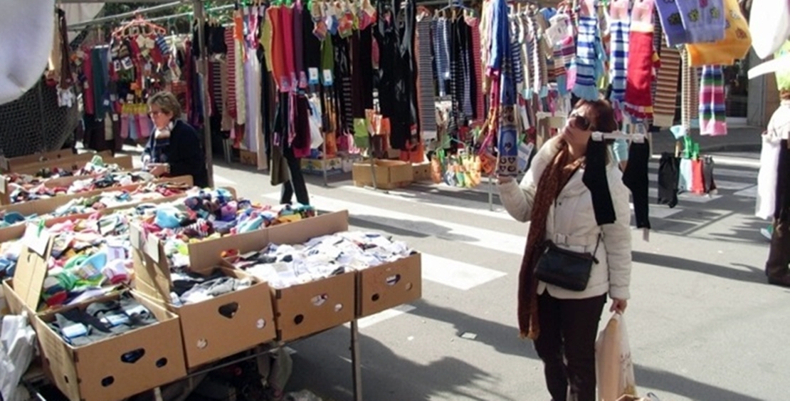 Los mercadillos volverán a Cáceres y la Policía Local abrirá una nueva oficina