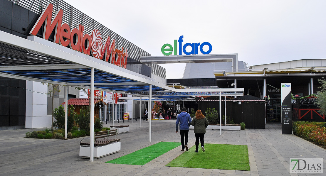 Reabren los centros comerciales en Extremadura