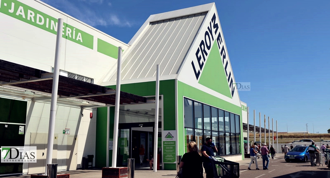 Gran ambiente en la apertura de los Centros Comerciales en Badajoz