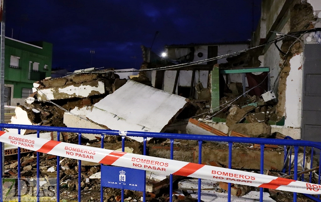 Salva la vida tras derrumbarse su vivienda de madrugada en San Roque (Badajoz)