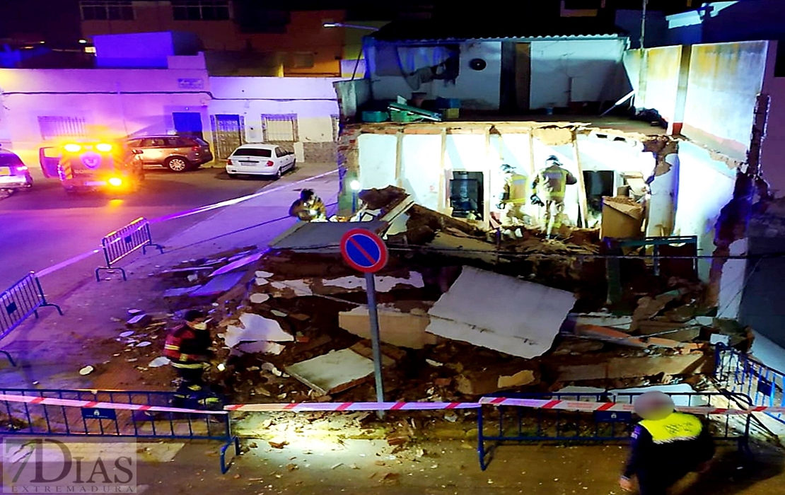 Salva la vida tras derrumbarse su vivienda de madrugada en San Roque (Badajoz)