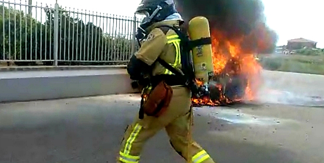 Sale ardiendo un vehículo en Gévora y Sagrajas.