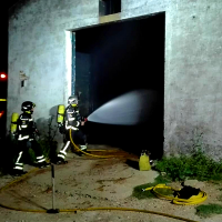 Incendio en una nave agrícola cercana a Almendralejo