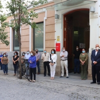 Minuto de silencio en la Diputación de Badajoz por los fallecidos de COVID-19