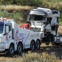 Accidente de camión con atrapados en la autovía A-5