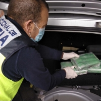 BADAJOZ - Detenidos dos jóvenes que portaban más de 7 kilos de cocaina en un vehículo