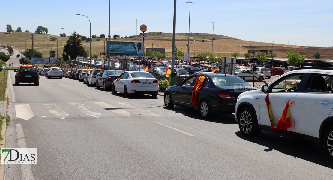 Manifestación multitudinaria en contra de la gestión del Gobierno en Badajoz