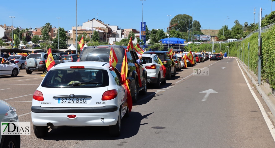 Manifestación multitudinaria en contra de la gestión del Gobierno en Badajoz