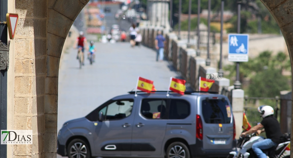 Manifestación multitudinaria en contra de la gestión del Gobierno en Badajoz