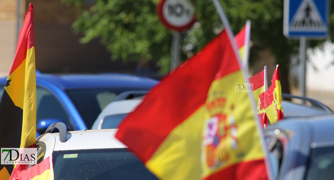 Manifestación multitudinaria en contra de la gestión del Gobierno en Badajoz